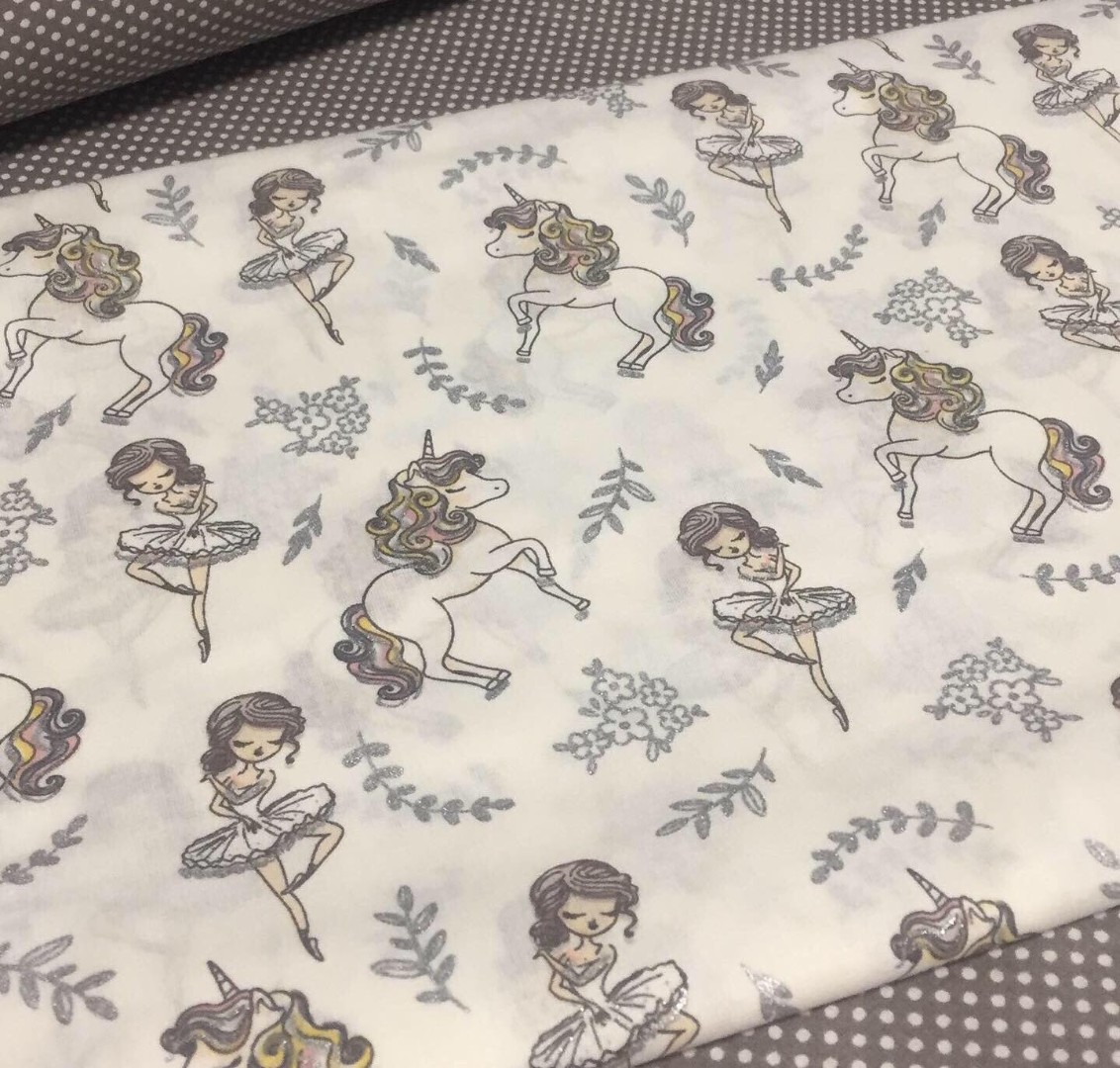 Балерина на білому фоні